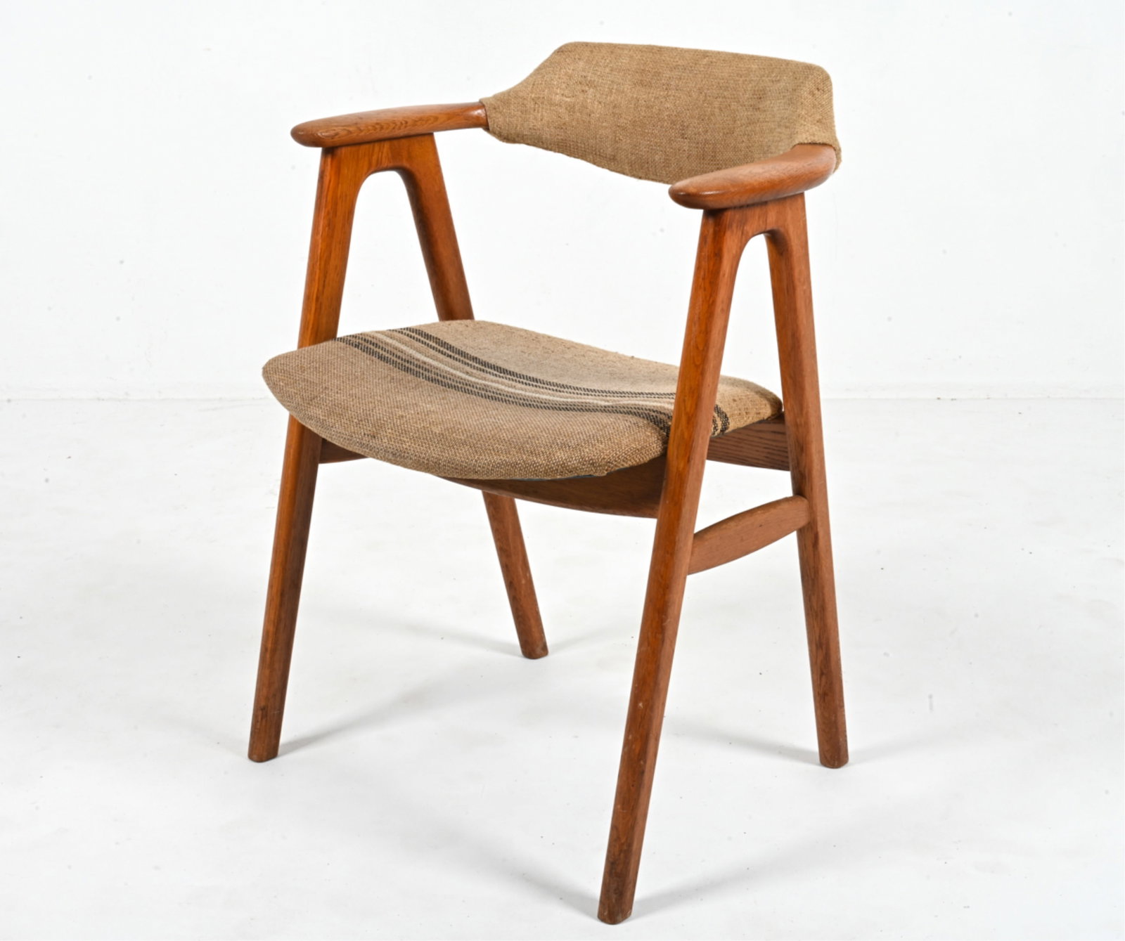 ERIK KIRKEGAARD MODEL 42 ARMCHAIR IN OAK & TWEED (1 of 17)