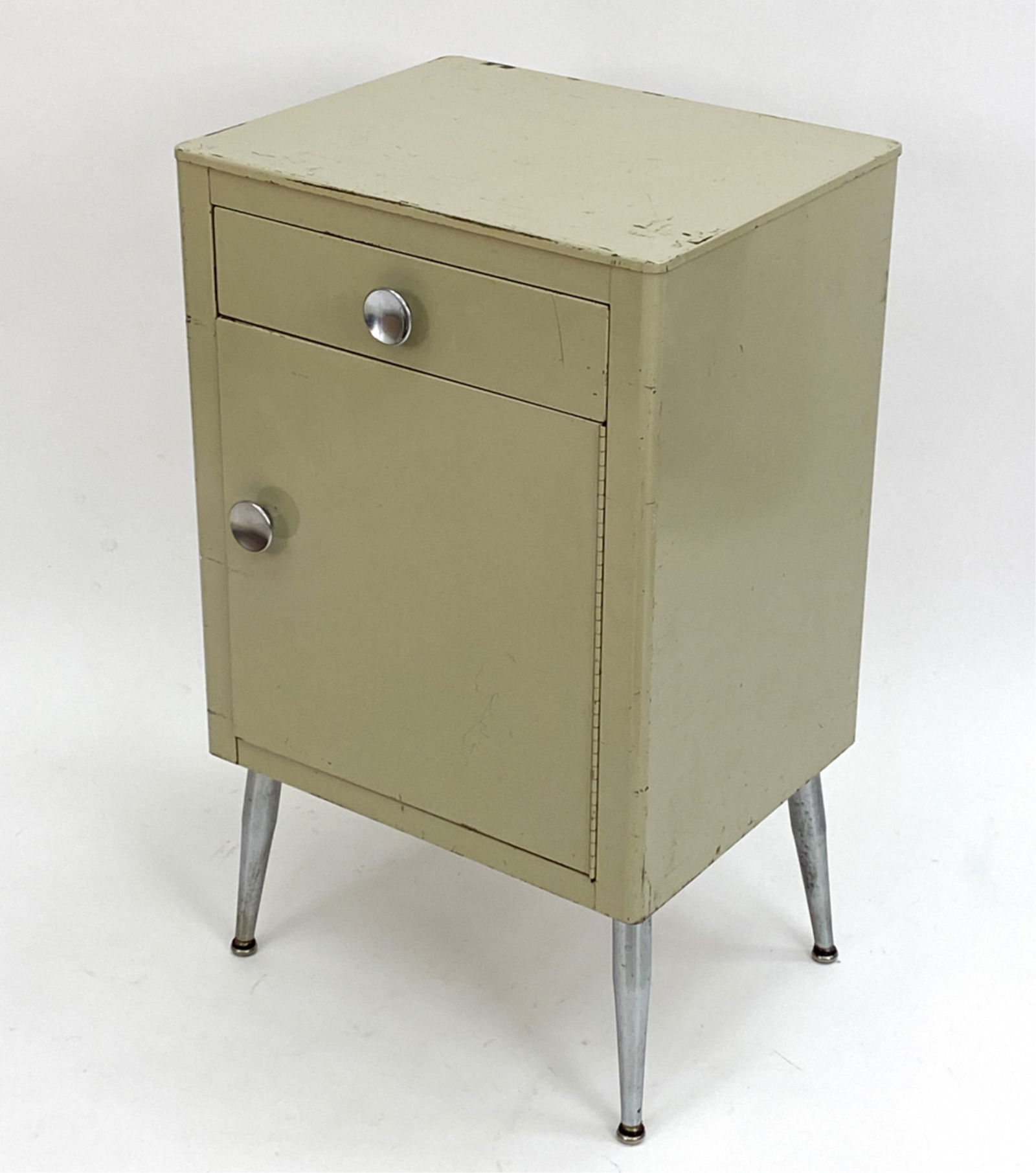 MANNER OF RAYMOND LOEWY SIDE CABINET (1 of 15)