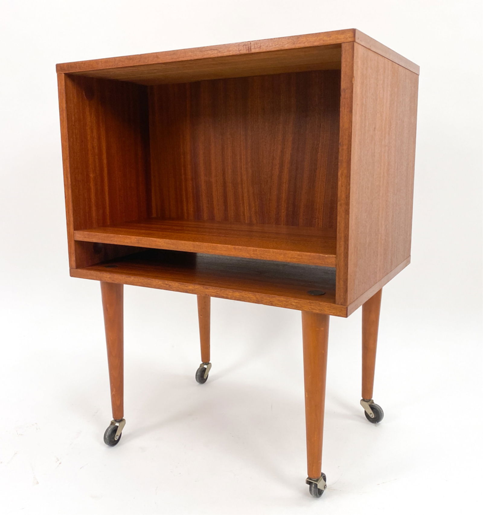 VINTAGE BERNER HUWIL ROLLING BAR CART/SIDEBOARD (1 of 17)