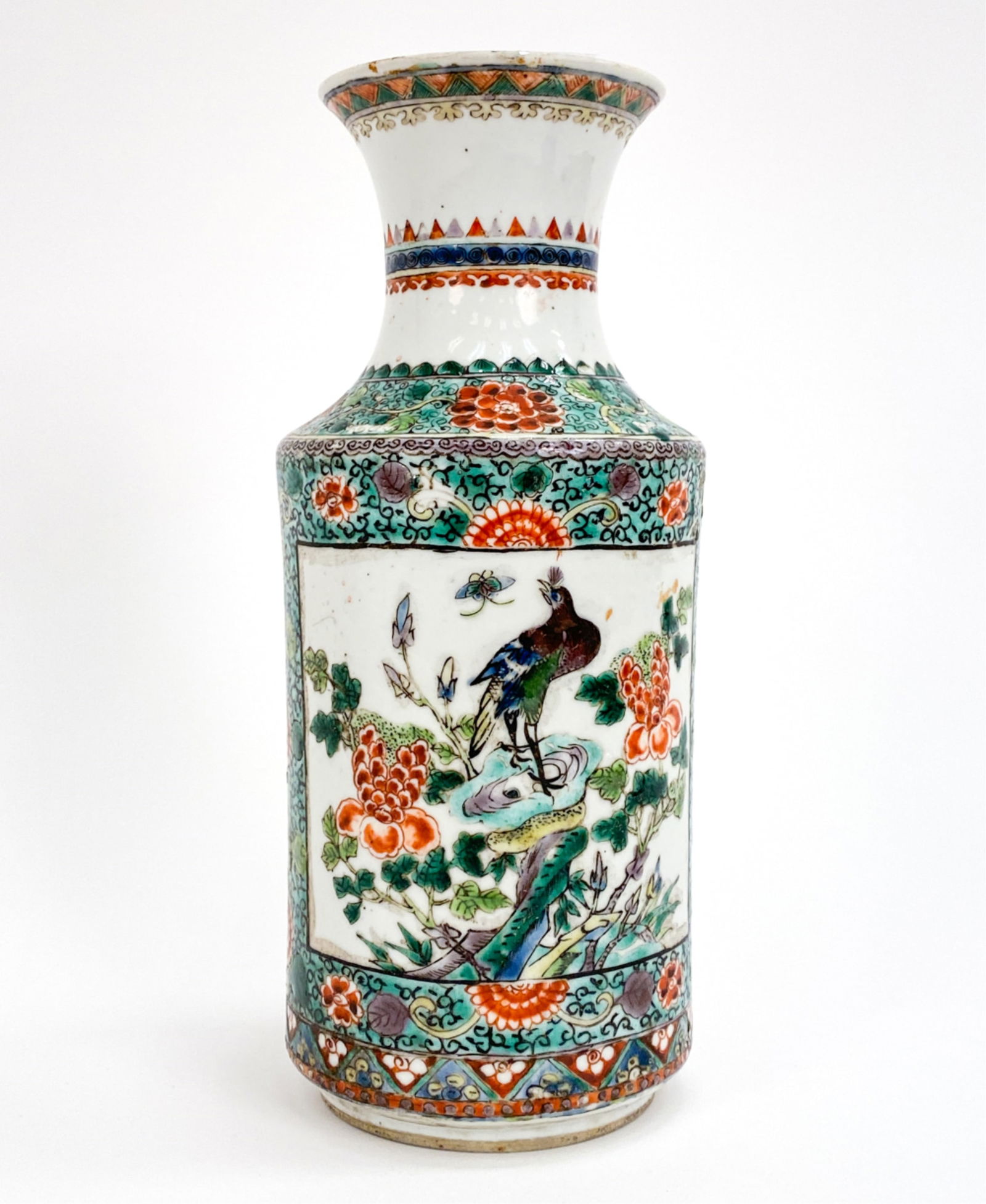 LATE QING DYNASTY CHINESE PORCELAIN VASE (1 of 13)