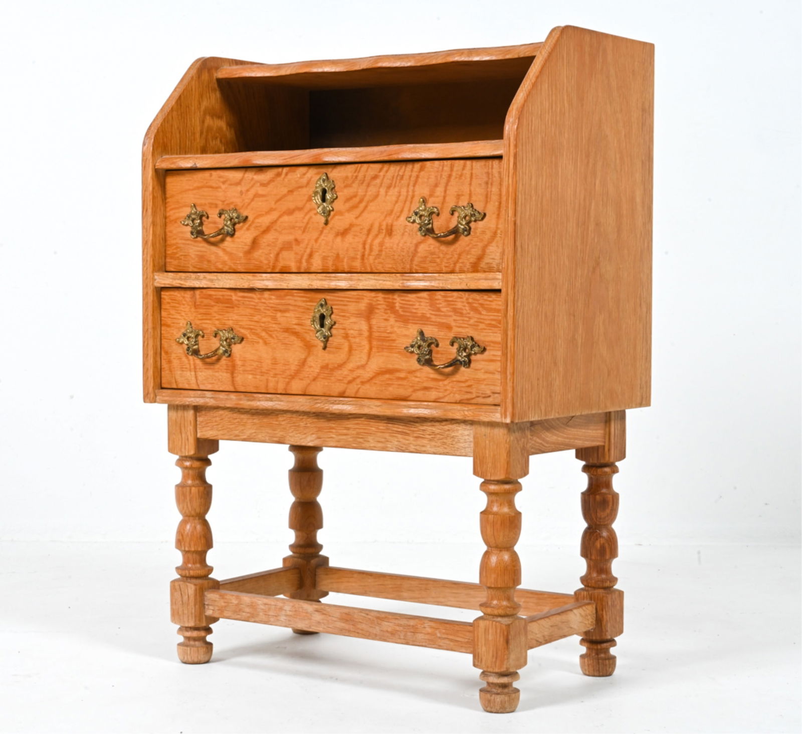 ATTR. HENNING KJAERNULF OAK BEDSIDE TABLE (1 of 20)