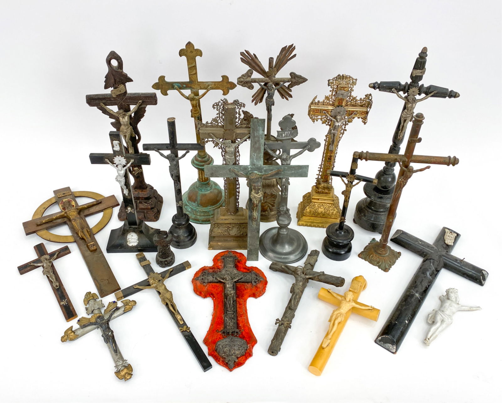 GROUP OF VINTAGE & ANTIQUE WOOD & METAL CRUCIFIXES (1 of 16)