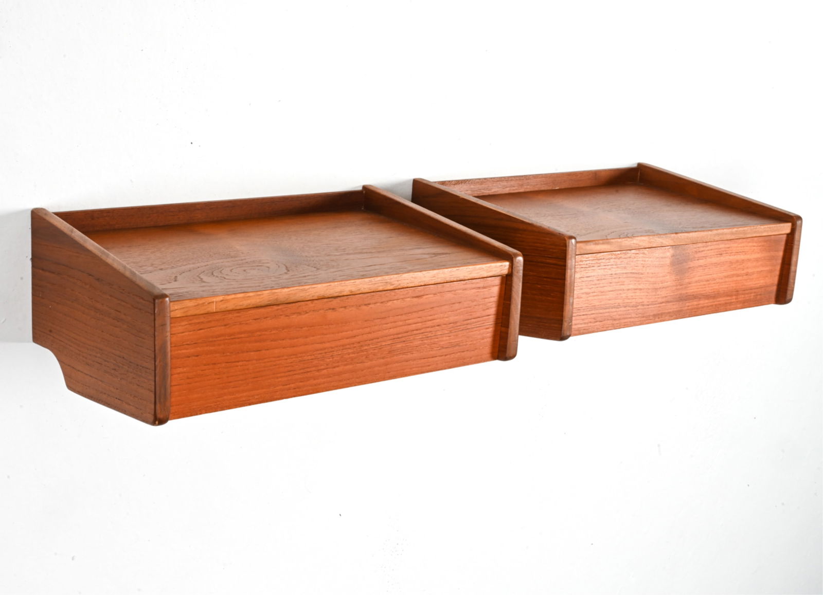 PAIR OF DANISH TEAK FLOATING NIGHTSTANDS, 1960'S (1 of 12)