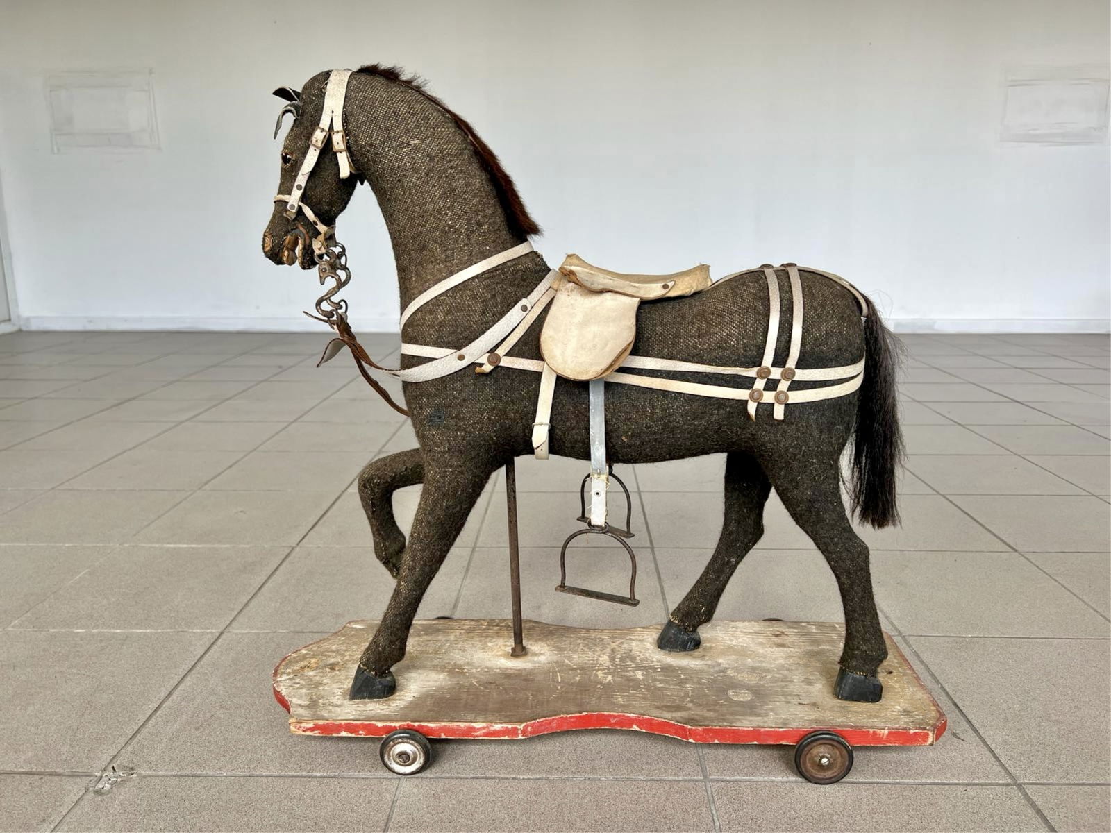 ANTIQUE GERMAN PULL TOY RIDING HORSE (1 of 15)