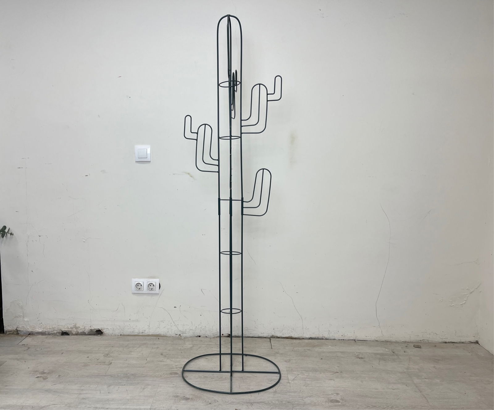 VINTAGE STEEL CACTUS COAT RACK (1 of 8)