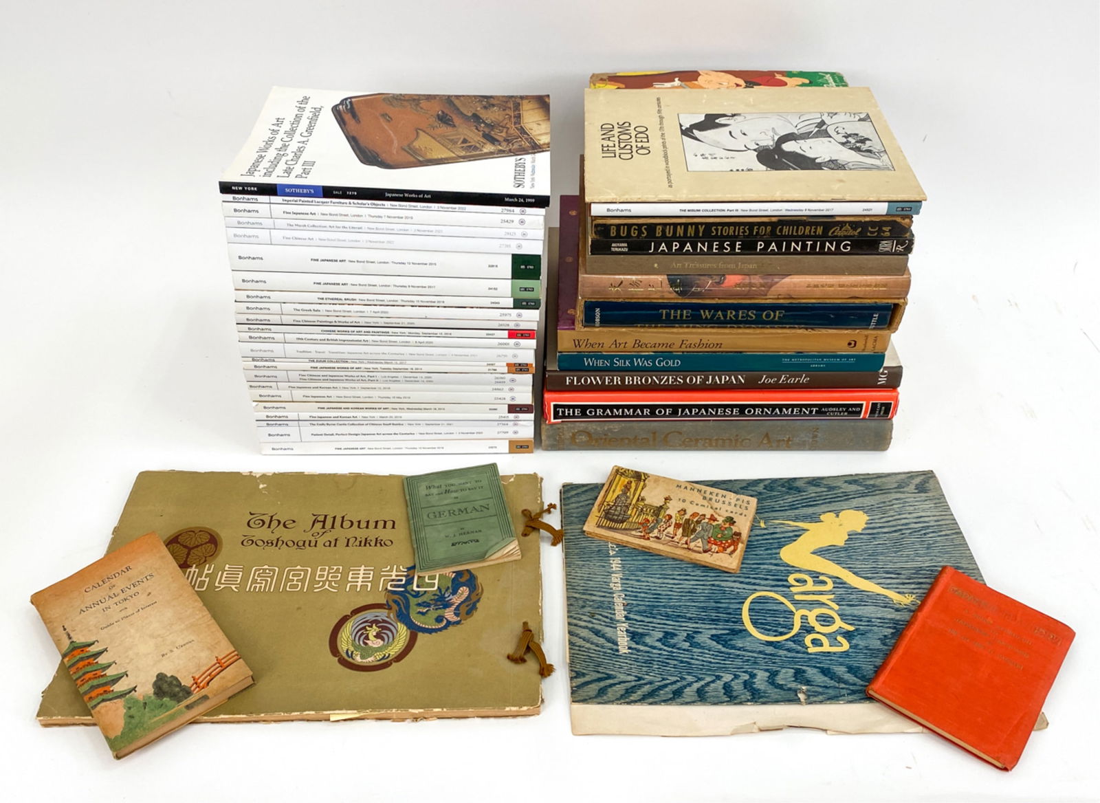 GROUPING OF JAPANESE ART REFERENCE BOOKS (1 of 8)