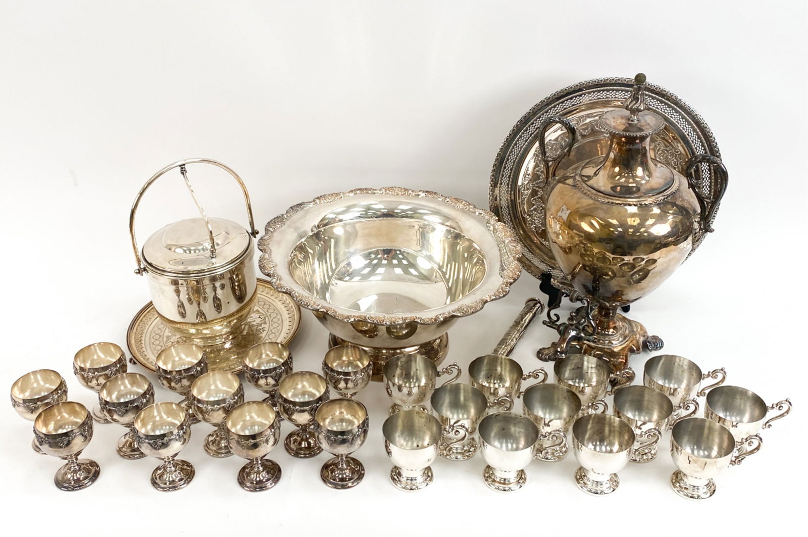 GROUPING OF SILVERPLATE (1 of 20)