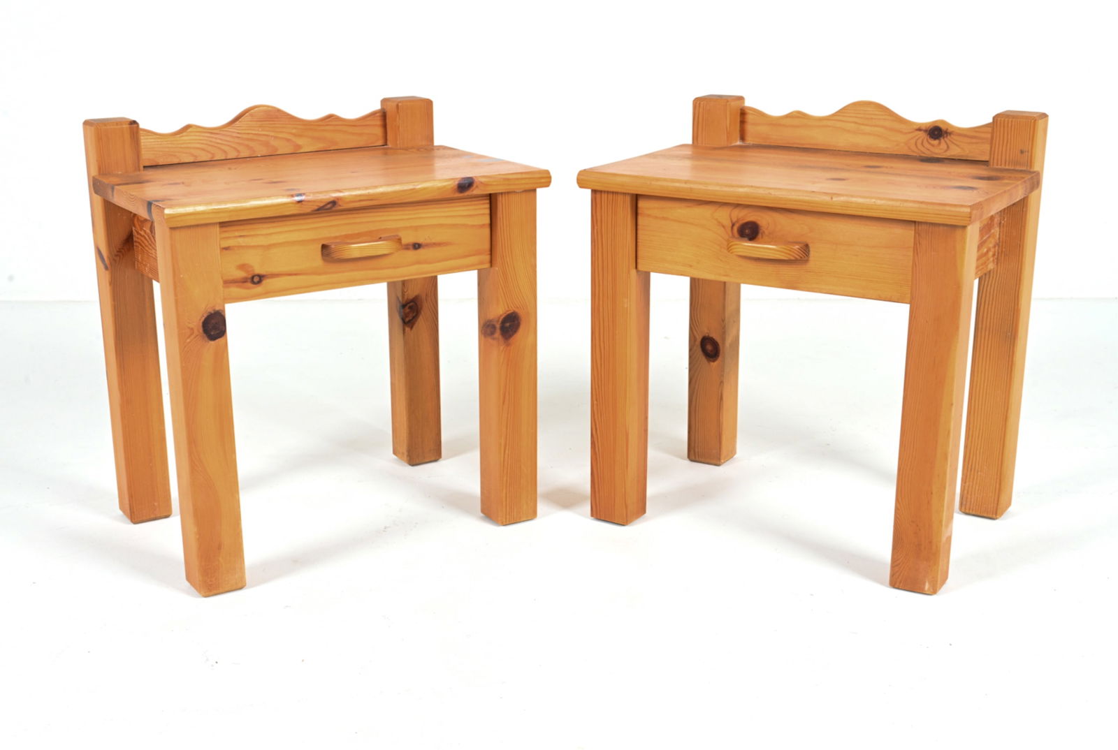 PAIR OF SCANDINAVIAN PINE NIGHTSTANDS (1 of 17)