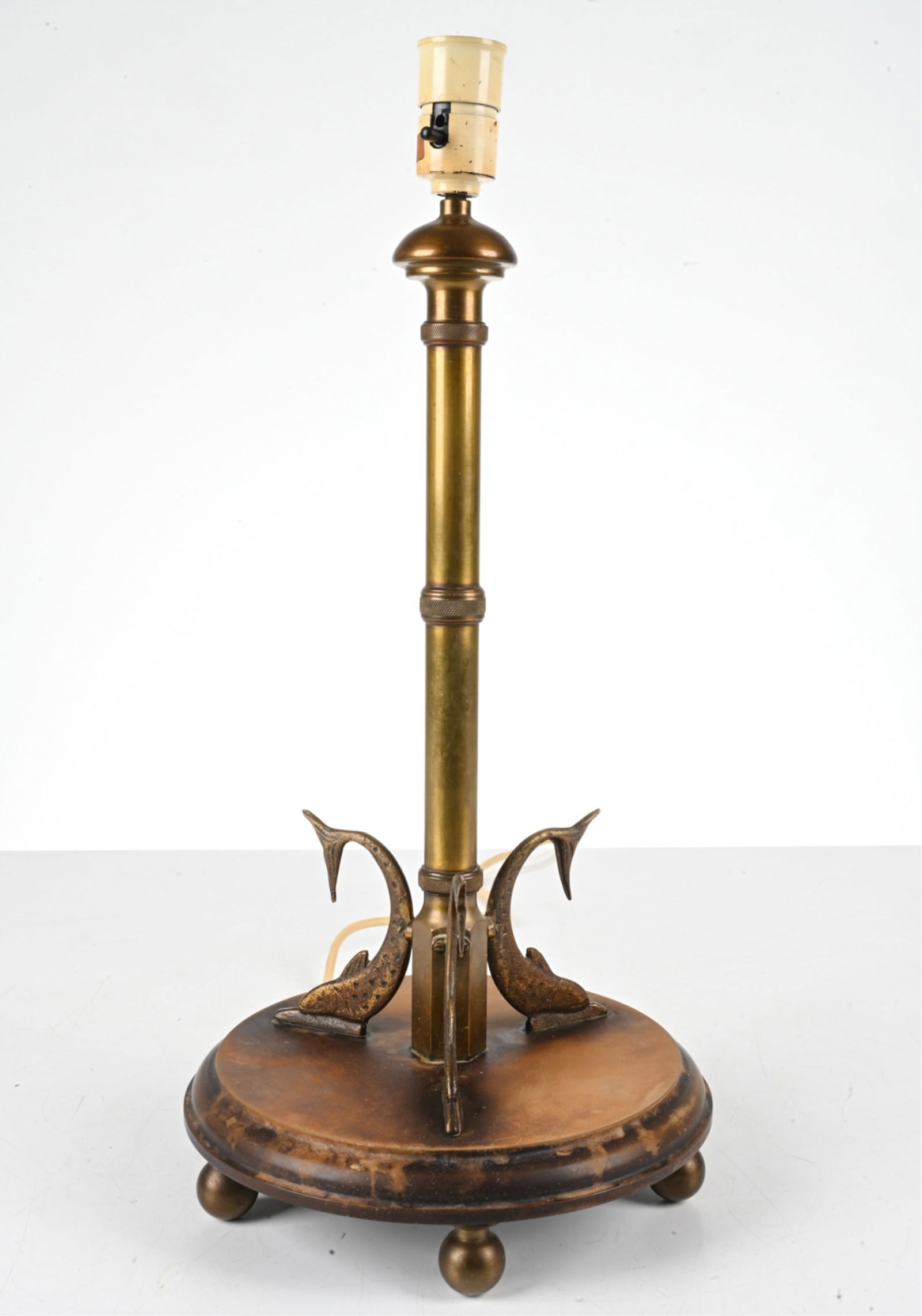 SCANDINAVIAN ART DECO BRASS TABLE LAMP WITH FISH (1 of 11)