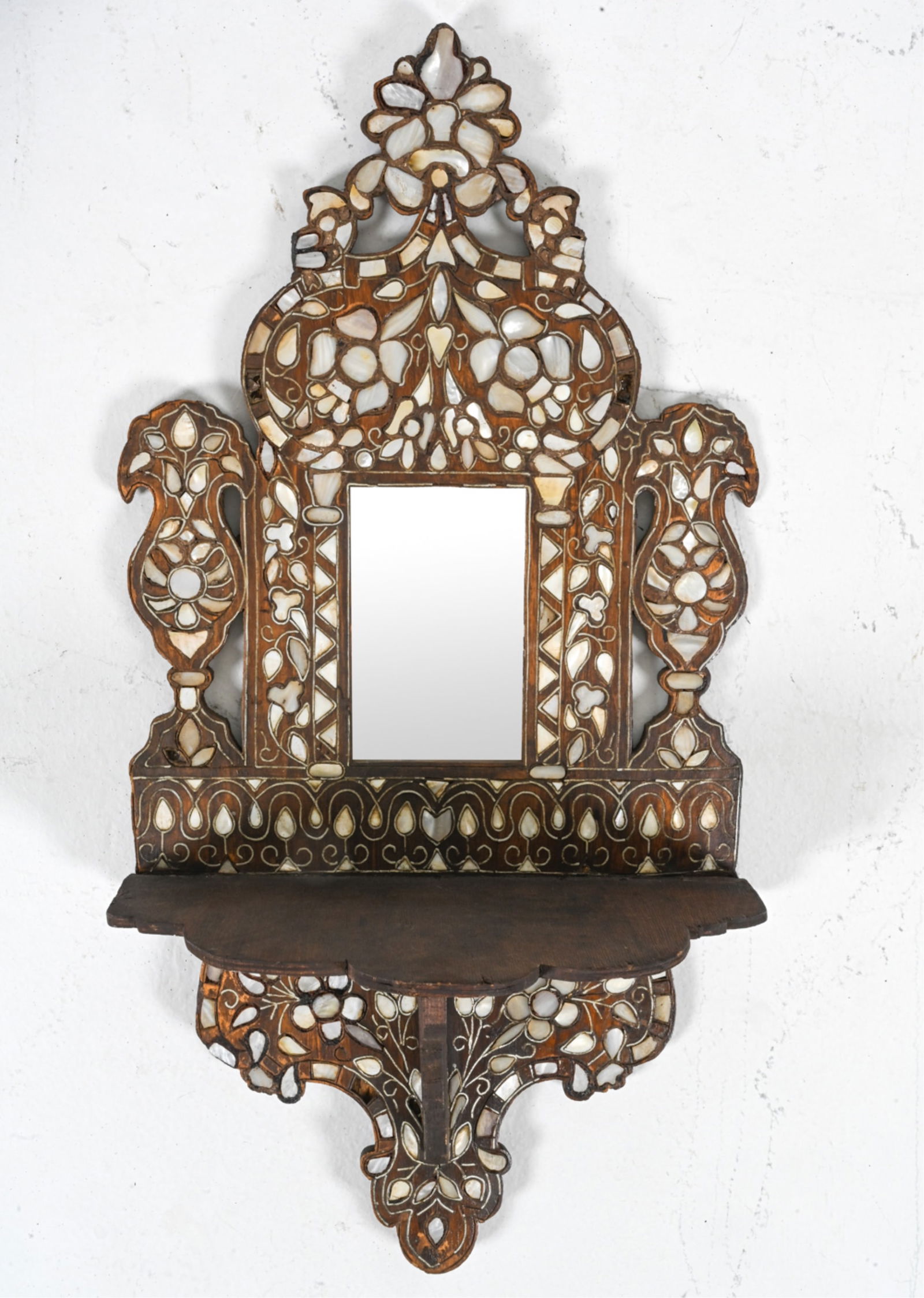 ANTIQUE DAMASCUS SYRIAN INLAID GIRANDOLE SHELF (1 of 10)