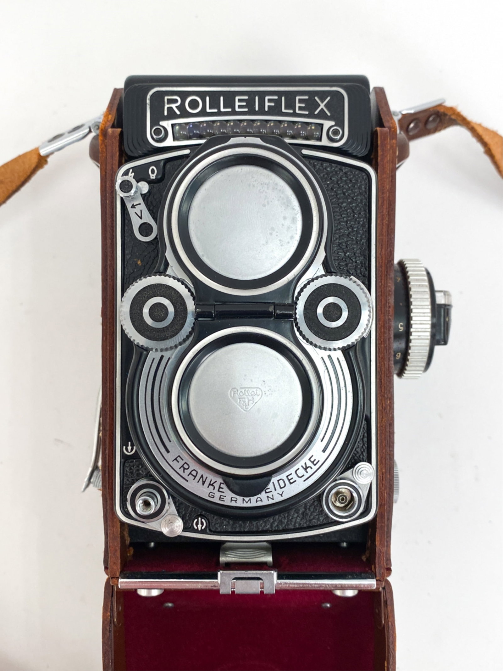 ROLLEIFLEX 3.5F FILM CAMERA (1 of 10)
