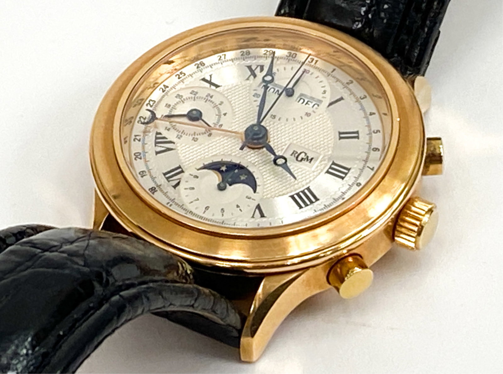 RGM MODEL 101-M 18K GOLD CHRONOGRAPH WATCH (1 of 15)
