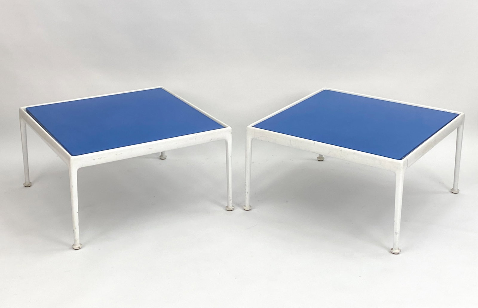 PAIR RICHARD SCHULTZ KNOLL OUTDOOR TABLES: (2) Richard Schultz outdoor coffee tables from the aluminum Leisure Collection. Schultz originally designed the aluminum Leisure Collection in 1966 when Florence Knoll moved to a seaside home in Flori