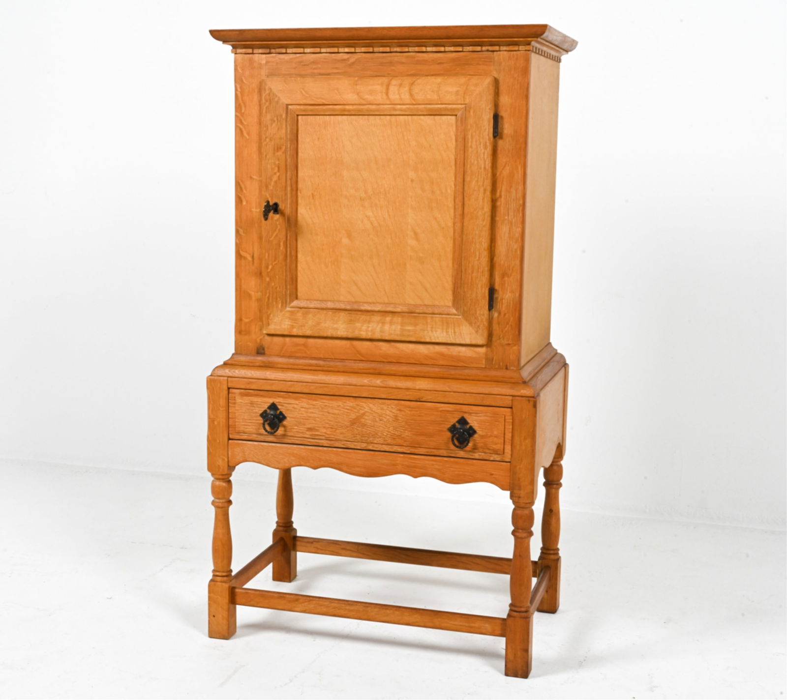 MANNER OF HENNING KJAERNULF OAK BAR CABINET (1 of 15)