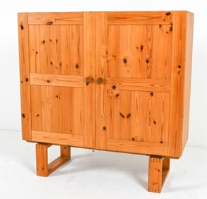 MUSTERRING GERMAN MODERN PINE HIGHBOARD CABINET