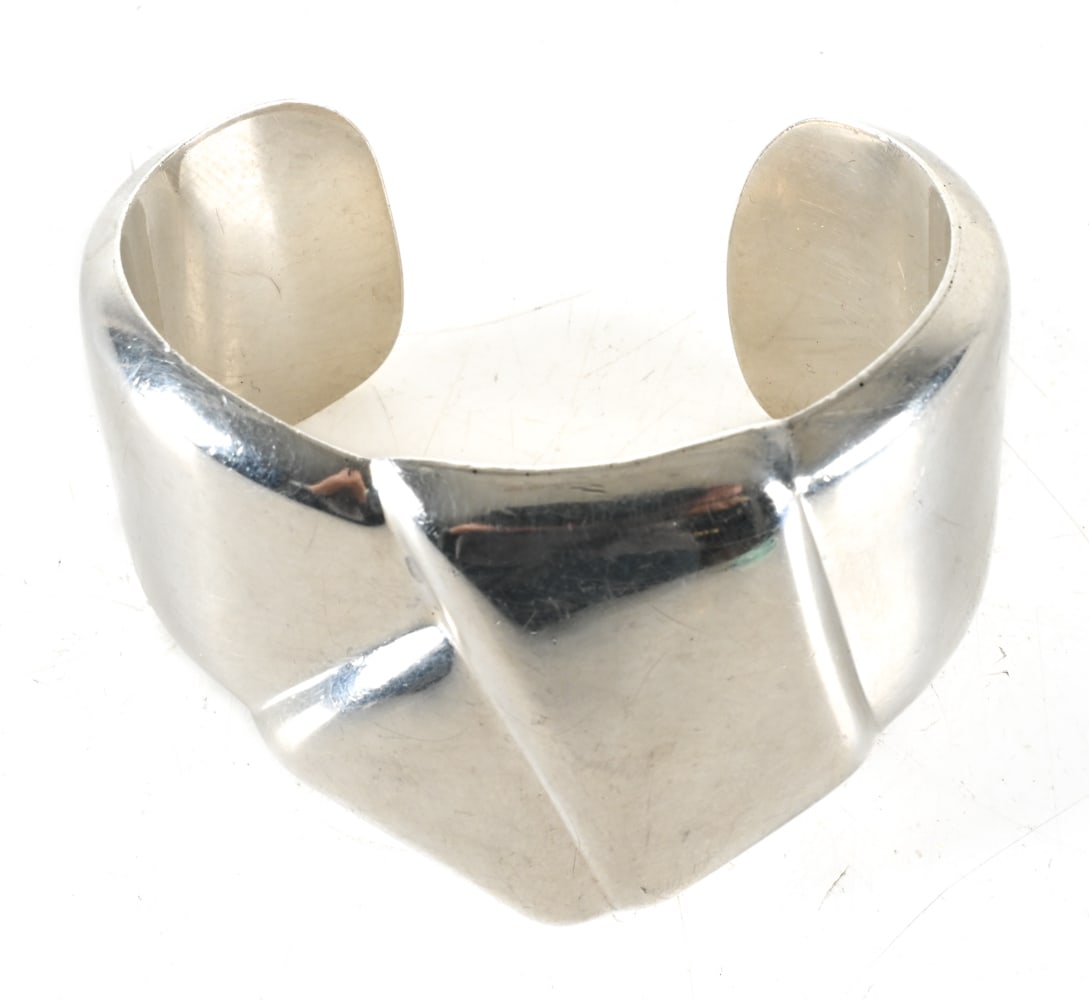 1978 ELSA PERETTI TIFFANY SILVER CUFF BRACELET (1 of 9)