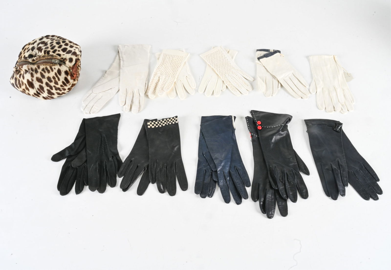 VINTAGE LEATHER GLOVES & FUR MUFF (1 of 14)