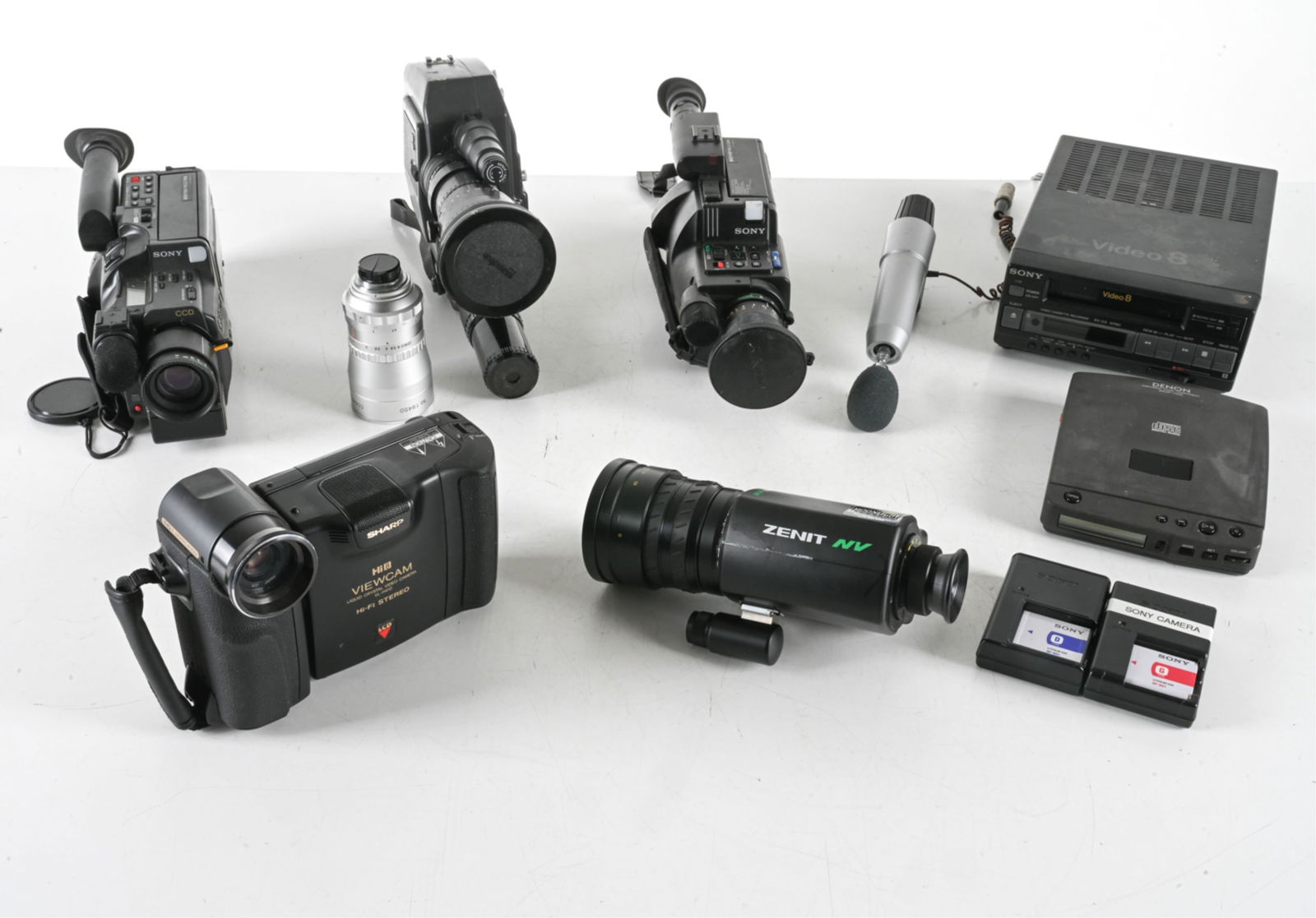 GROUPING OF VINTAGE AUDIO & VIDEO EQUIPMENT (1 of 15)