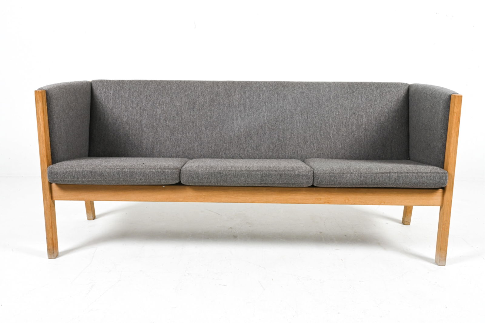 HANS WEGNER FOR GETAMA GE-285 SOFA IN OAK (1 of 11)