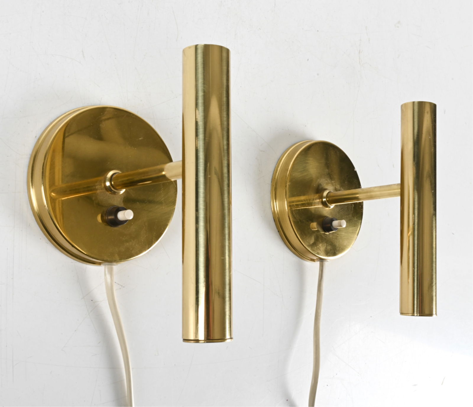 (2) SVEND MEJLSTROM MODERNIST BRASS SCONCES (1 of 10)