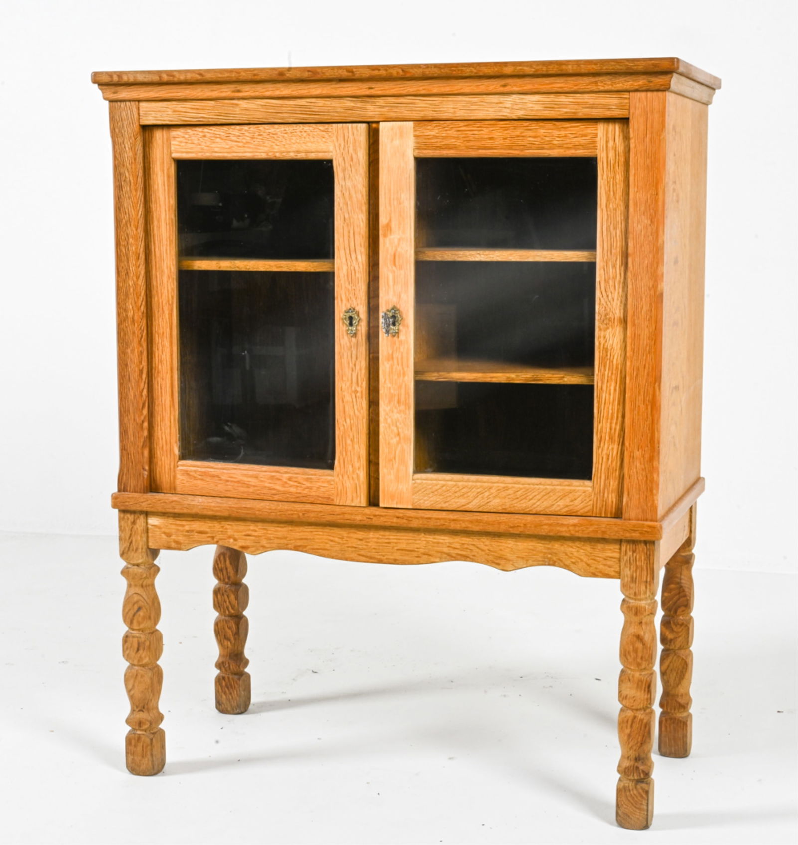 MANNER OF HENNING KJAERNULF OAK DISPLAY CABINET (1 of 10)