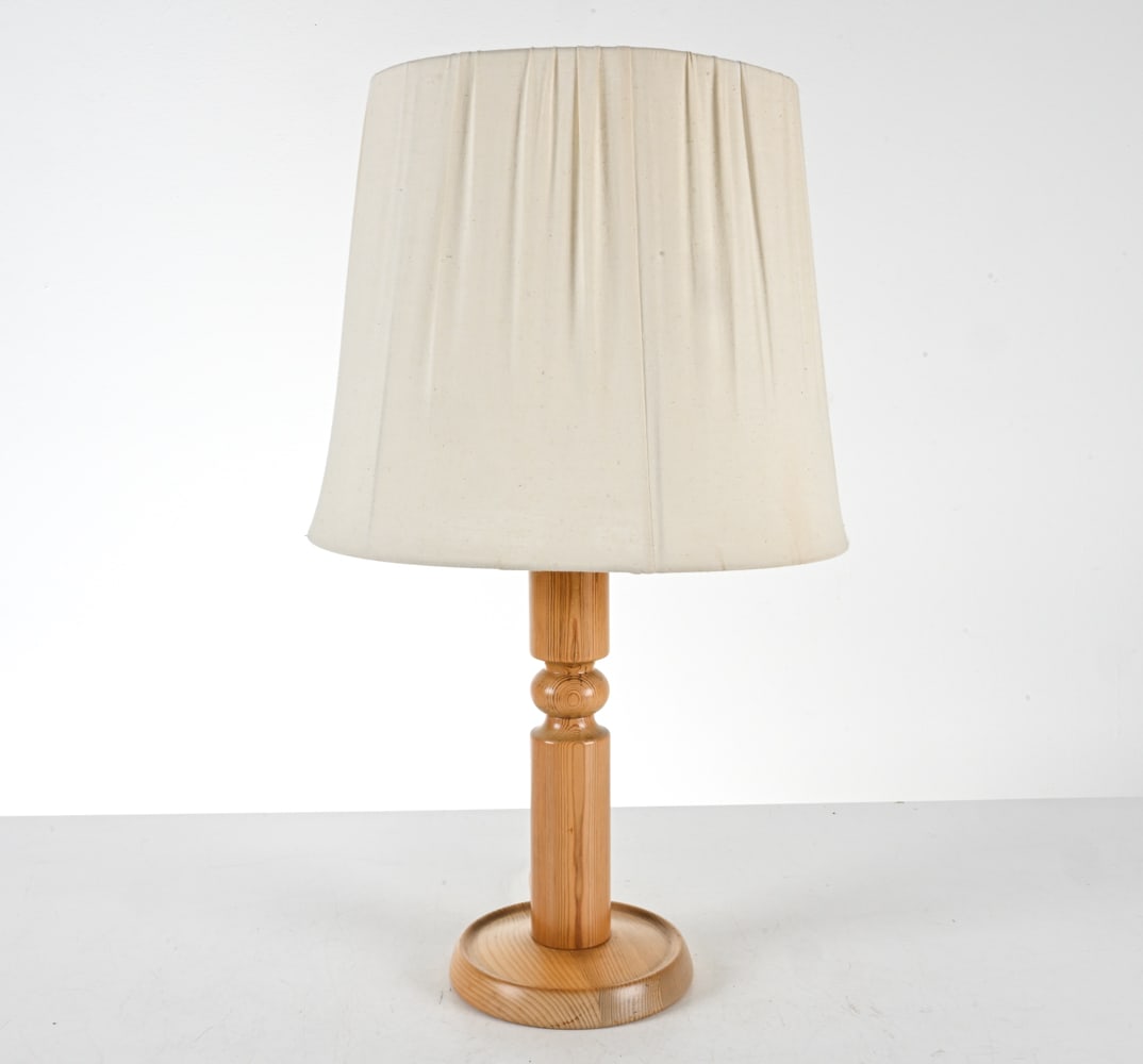 SWEDISH MODERN TURNED PINE TABLE LAMP (1 of 12)