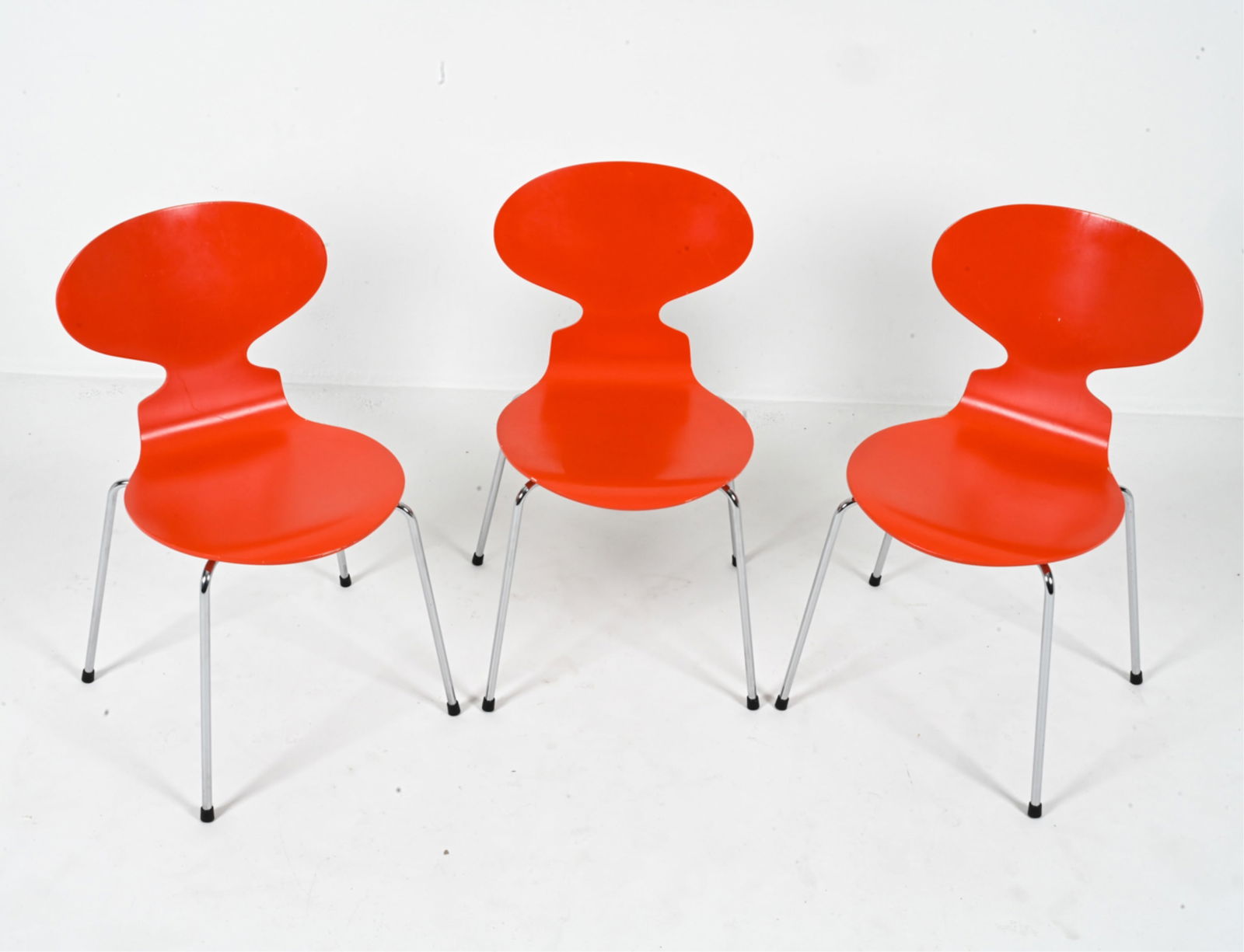 (3) ARNE JACOBSEN FOR FRITZ HANSEN 'ANT' CHAIRS (1 of 8)