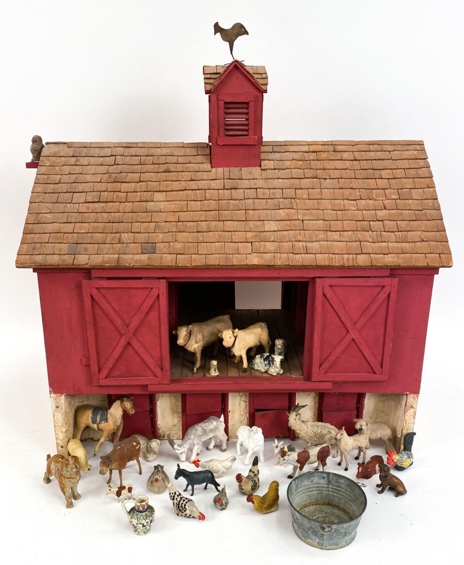 VINTAGE HOMEMADE BARN DOLL HOUSE (1 of 18)