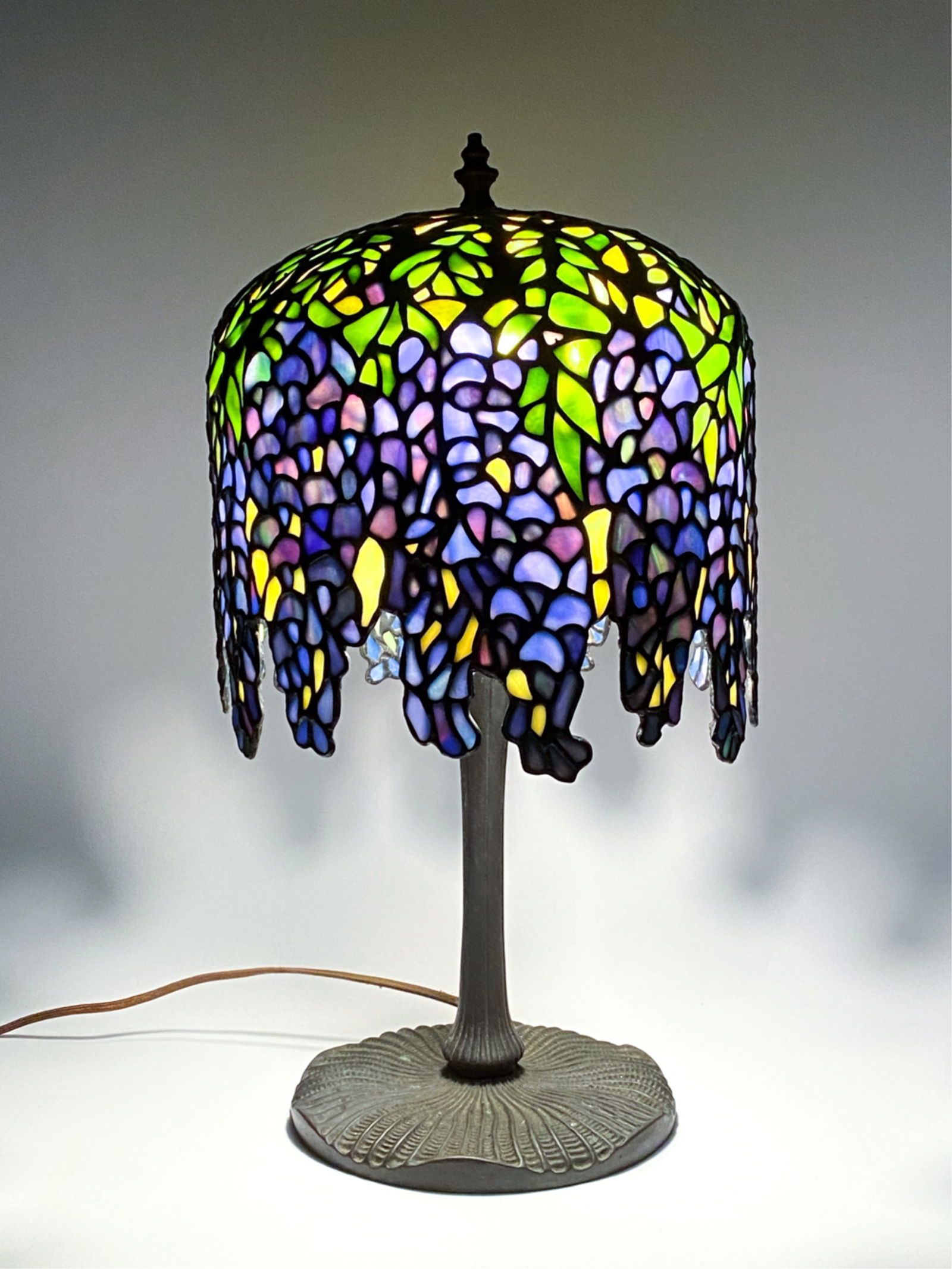 VINTAGE TIFFANY STYLE TABLE LAMP (1 of 10)