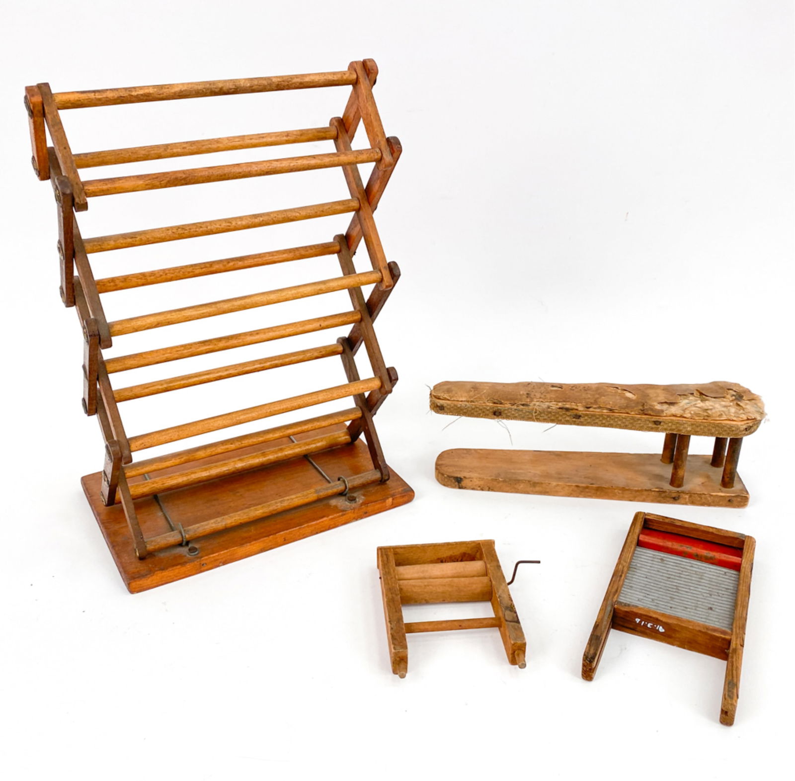 CIRCA 1920'S CHILDS WASHING LAUNDRY SET (1 of 6)