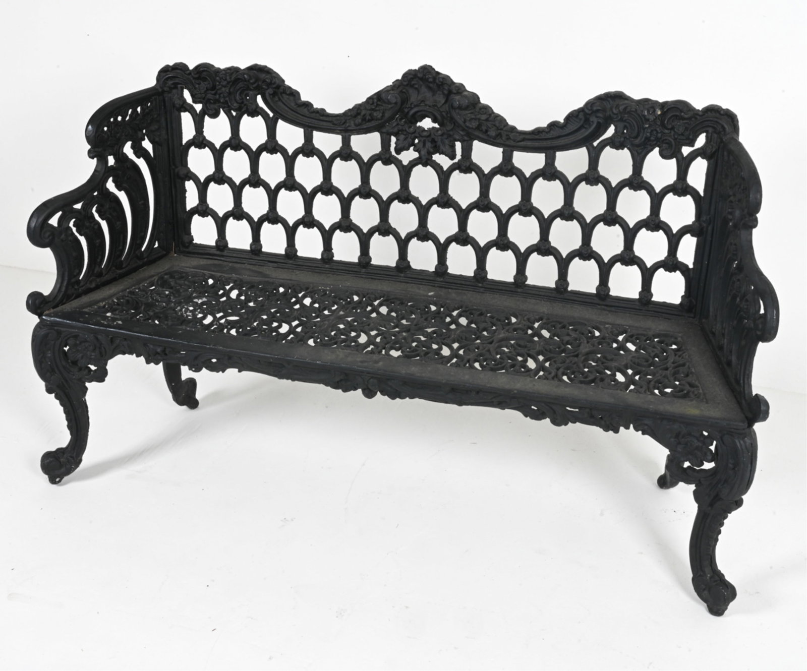 CAST IRON PATIO GARDEN BENCH (1 of 12)