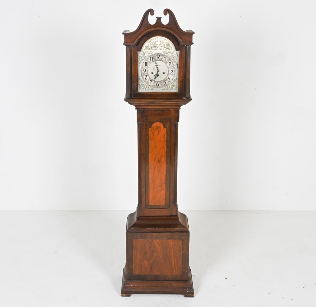 ANTIQUE SETH THOMAS TALL CASE GRANDMOTHER CLOCK (1 of 14)