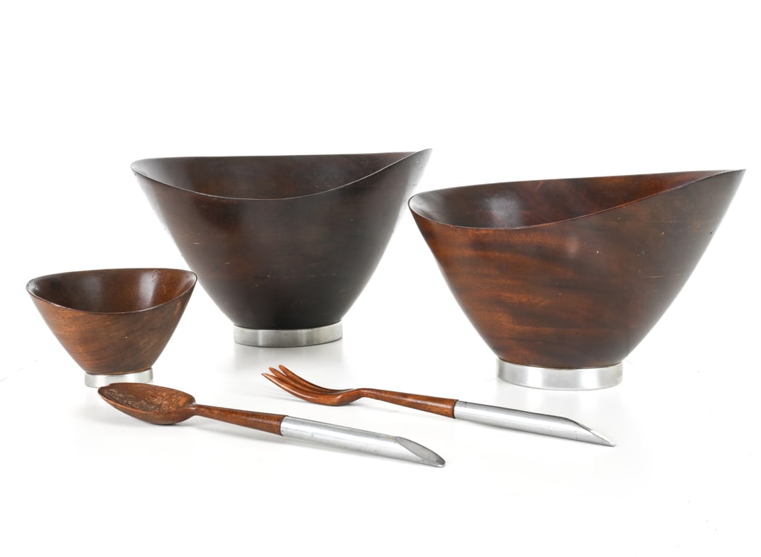 MID-CENTURY SERVING BOWLS BY QUENTIN CORPORATION (1 of 9)