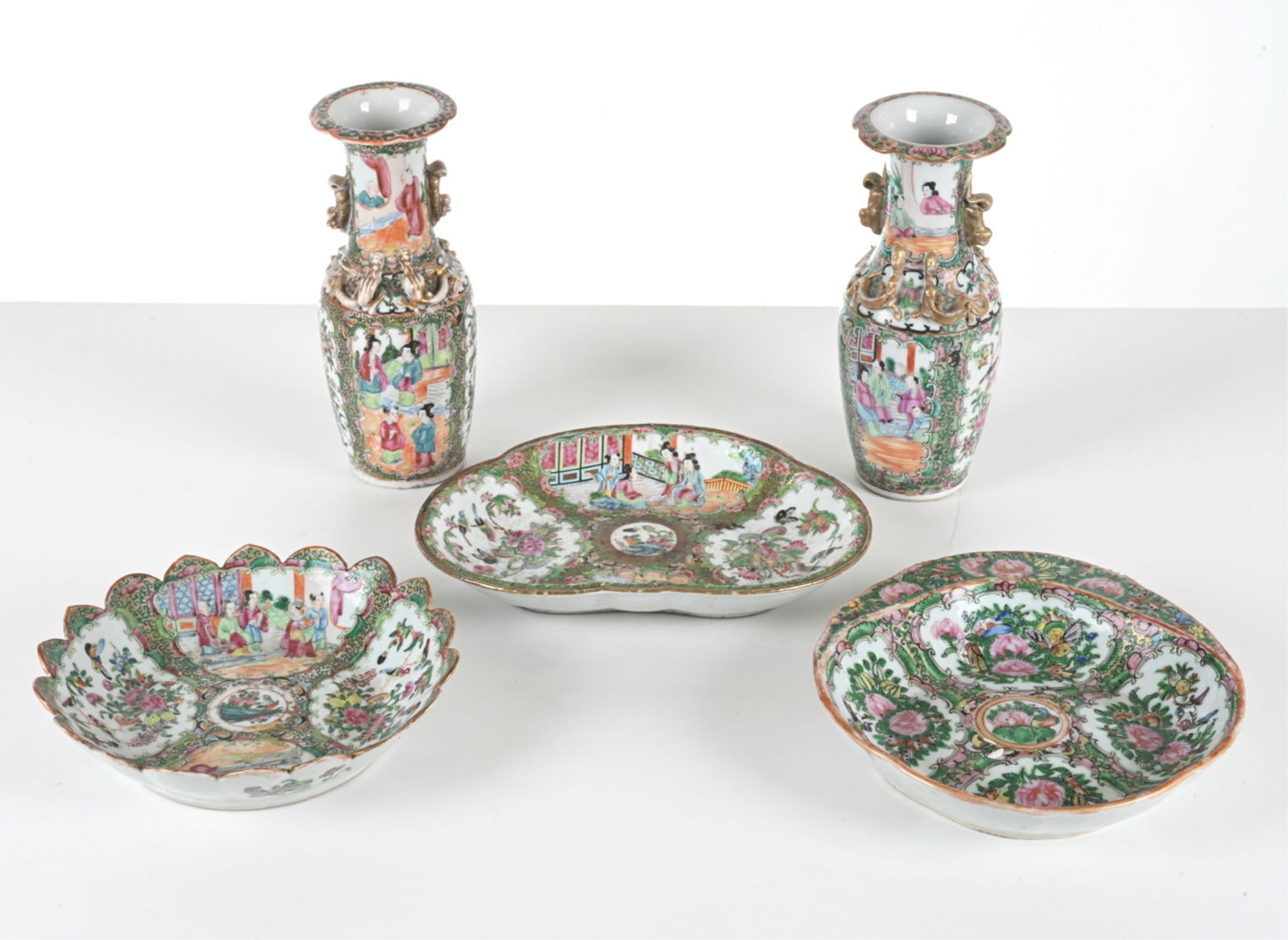 (5) CHINESE PORCELAIN 'ROSE MEDALLION' GROUP (1 of 16)