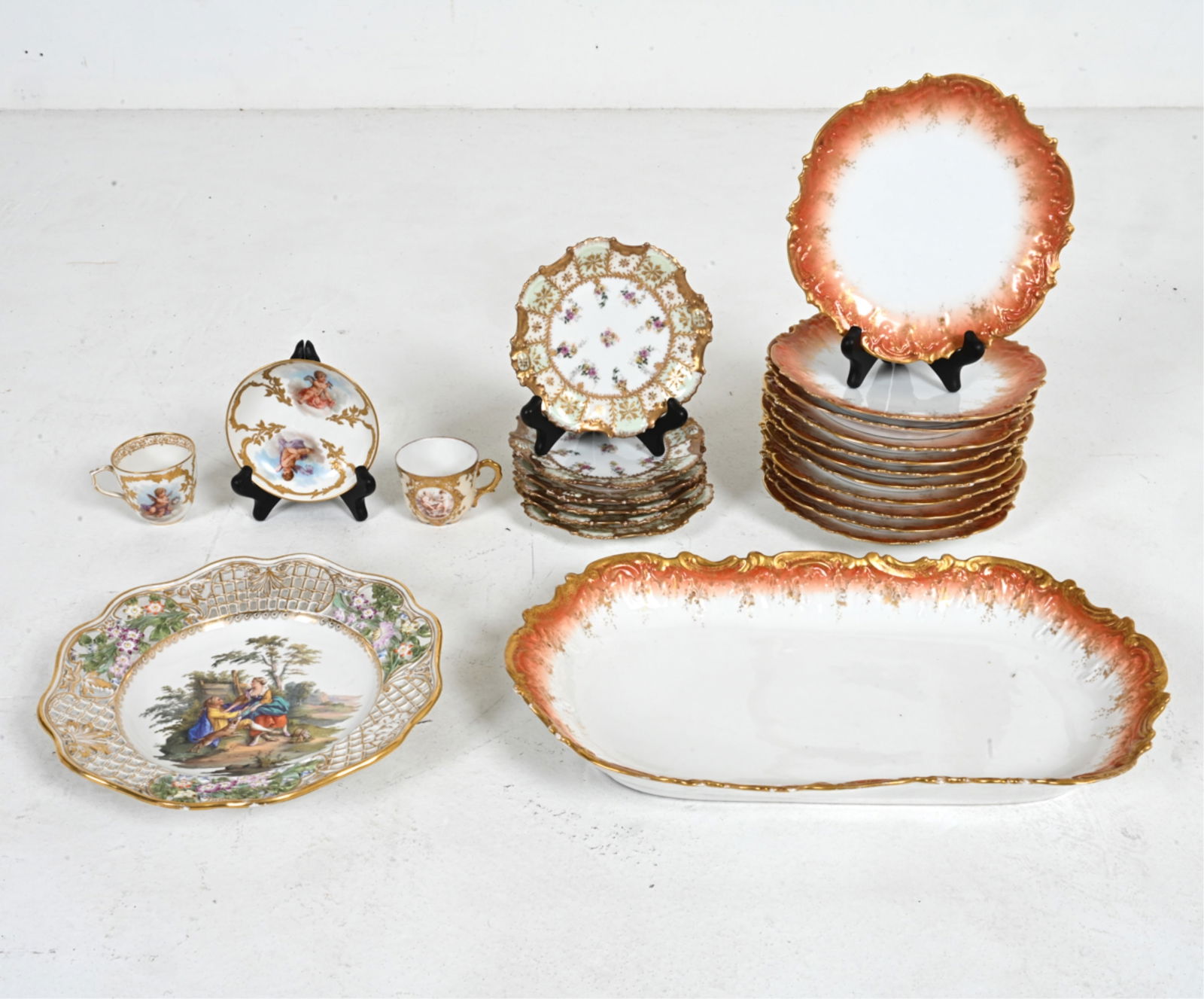 GROUPING OF PORCELAIN INCL. LIMOGES, KPM (1 of 15)