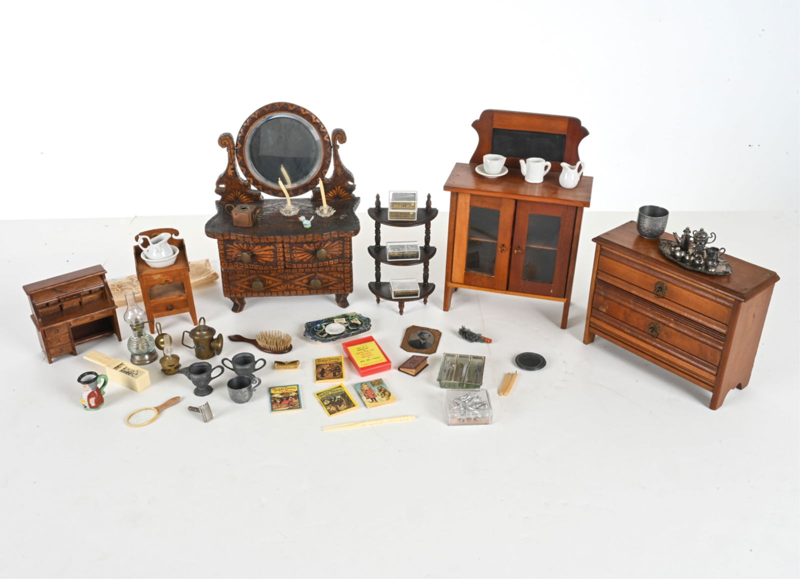 GROUPING OF DOLLHOUSE FURNITURE ETC. (1 of 13)