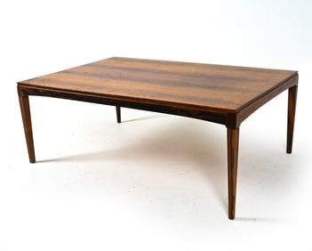 SCANDINAVIAN MID-CENTURY ROSEWOOD COFFEE TABLE