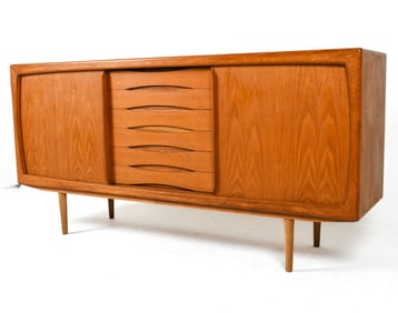 ATTR. DYRLUND DANISH MID-CENTURY OAK SIDEBOARD