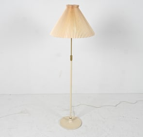SCANDINAVIAN MODERN FLOOR LAMP