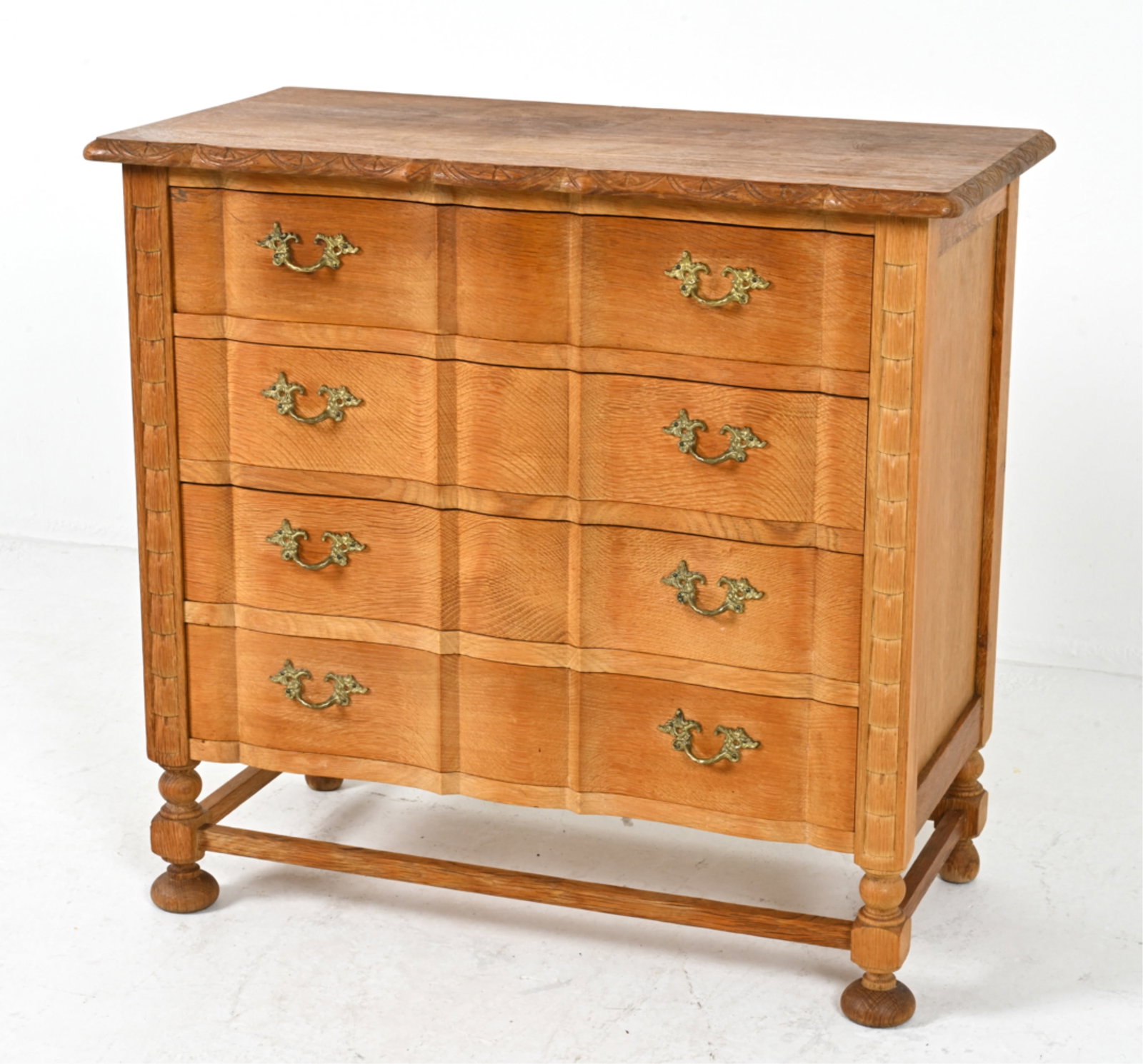SCANDINAVIAN OAK CHEST OF DRAWERS (1 of 20)