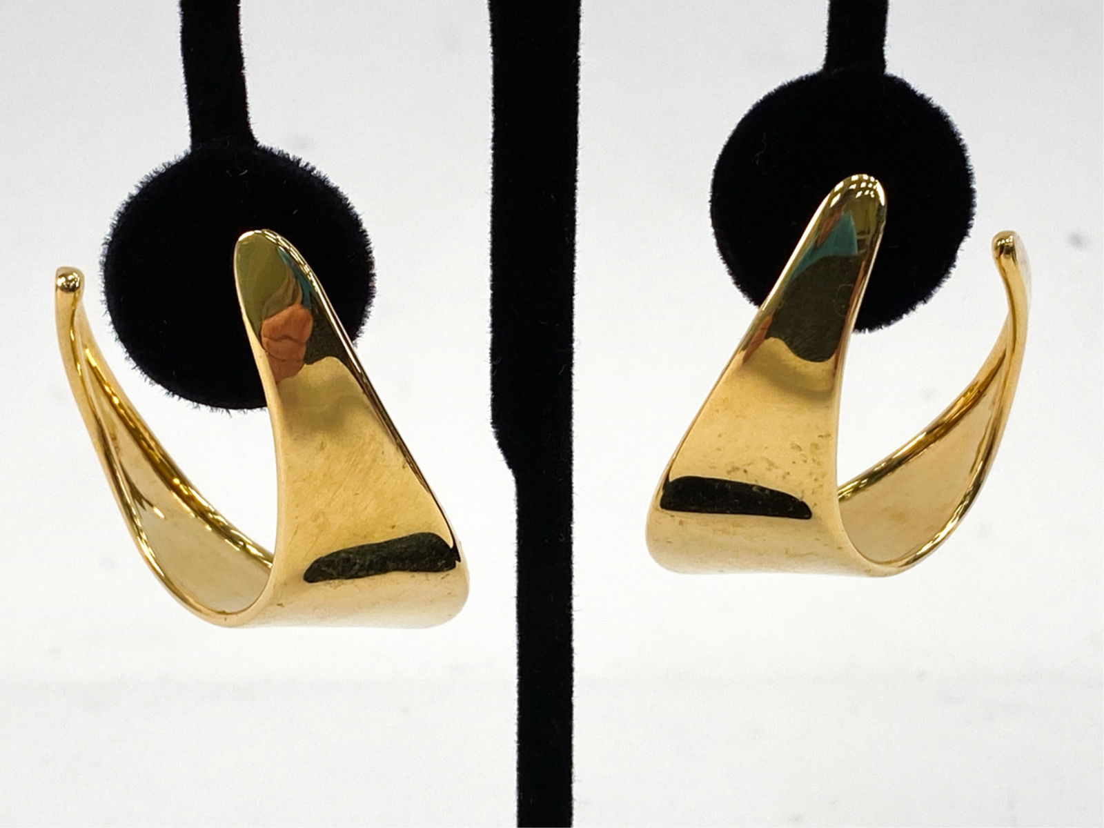 ROBERT LEE MORRIS FOR DONNA KARAN SCOOP EARRINGS (1 of 6)