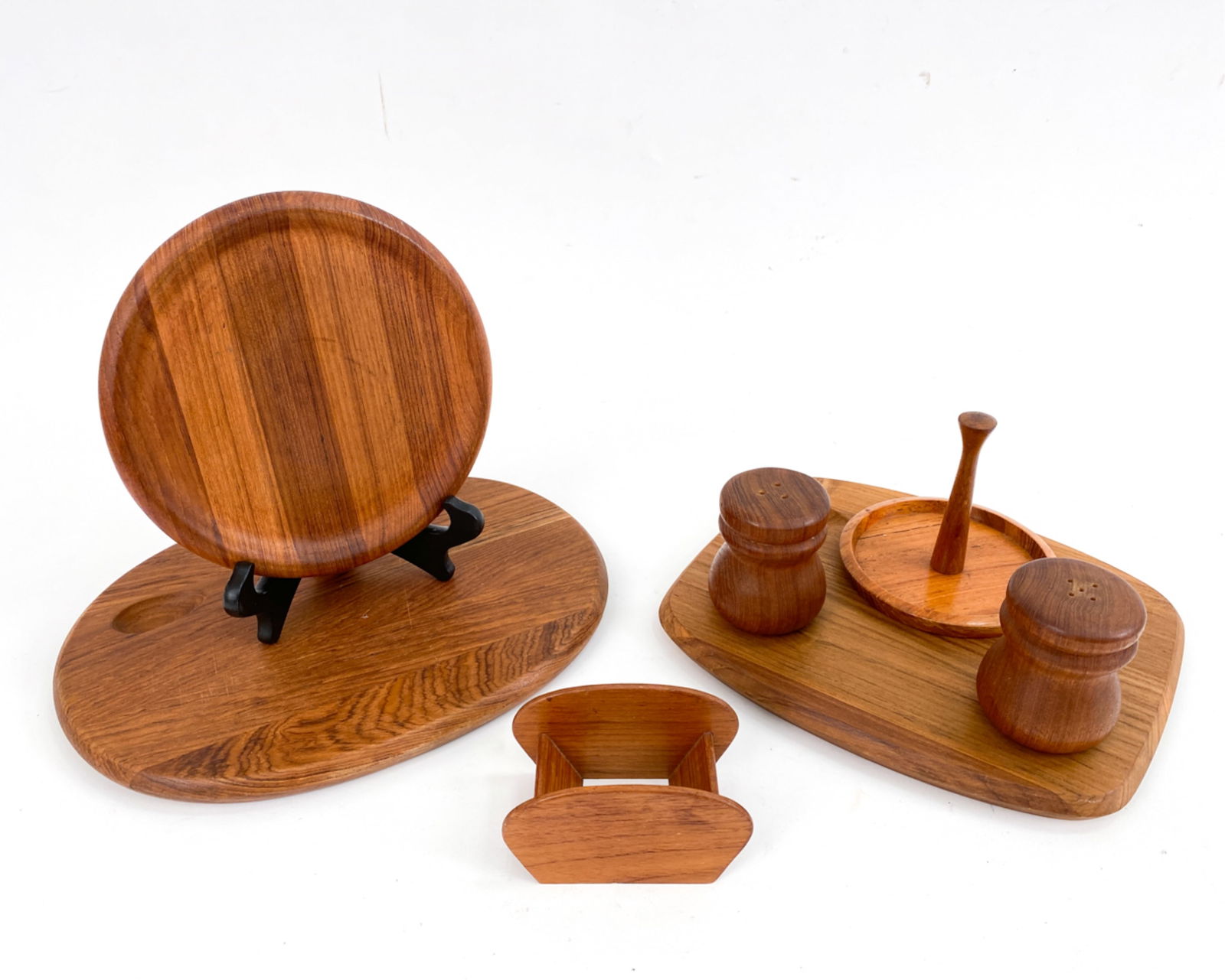 MID-CENTURY TEAK SERVINGWARE GROUP INCL. DANSK (1 of 14)
