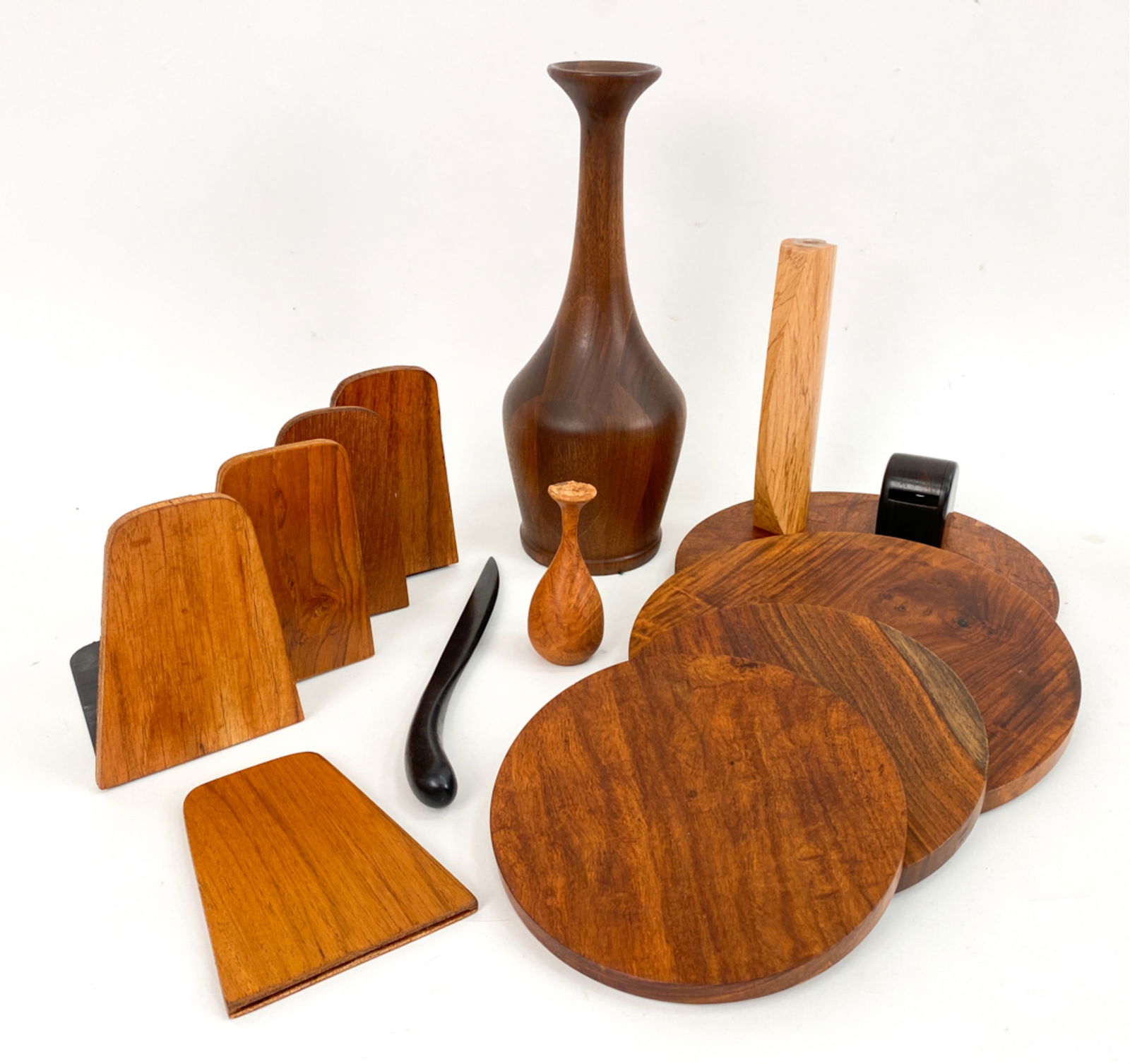 VINTAGE WOOD DECOR GROUPING (1 of 18)