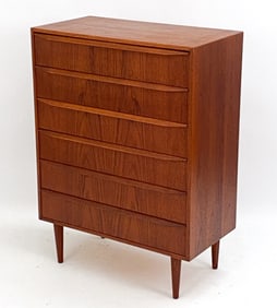 VINTAGE DANISH TEAK CHEST OF DRAWERS