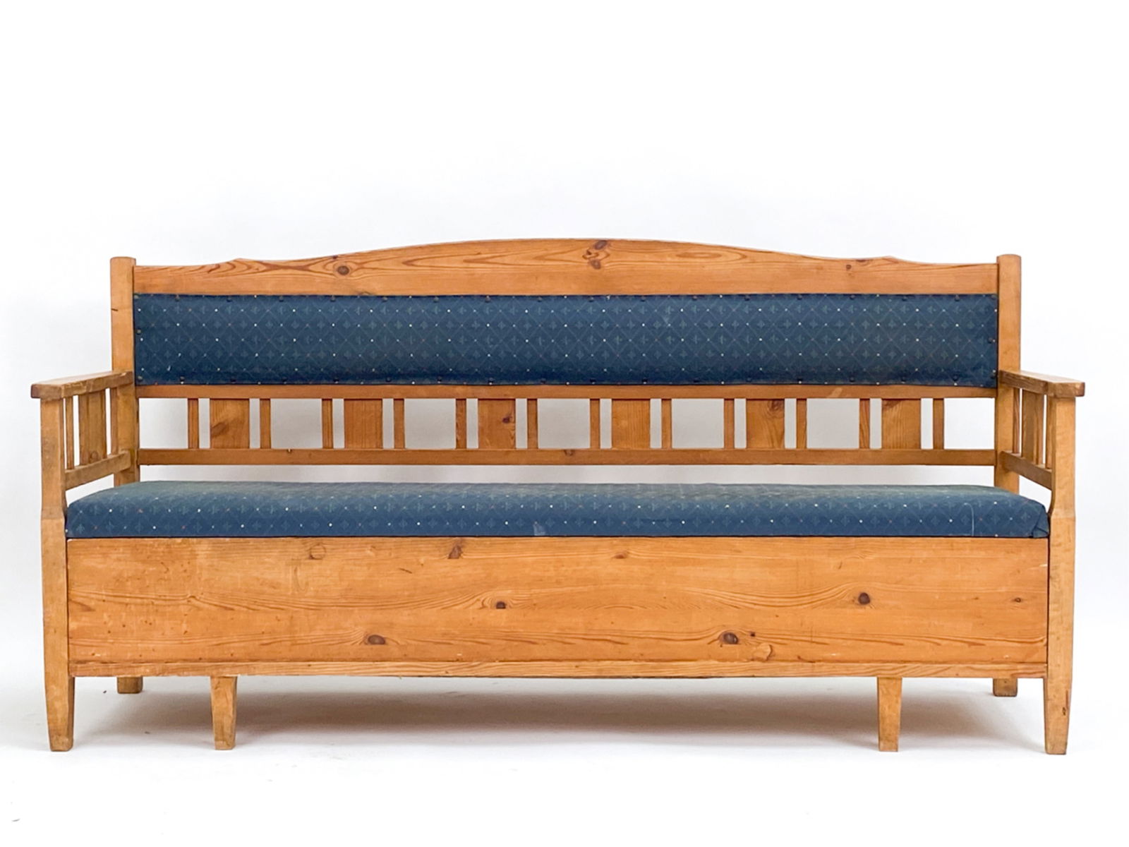 ANTIQUE SWEDISH PINE BENCH WITH STORAGE (1 of 13)