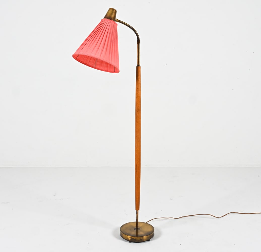 SWEDISH MID-CENTURY OAK & BRASS FLOOR LAMP (1 of 13)
