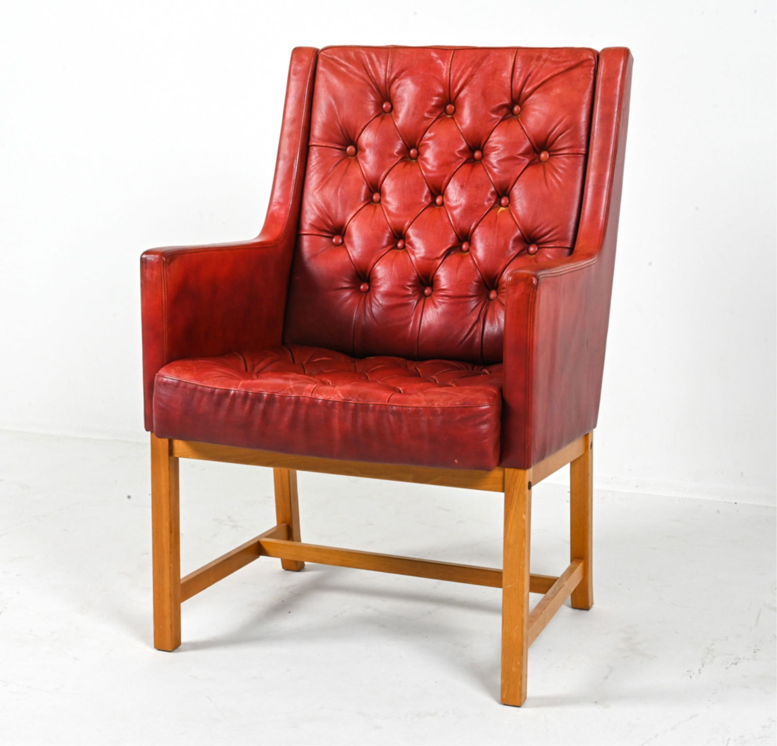 LEATHER LOUNGE CHAIR BY KARL-ERIK EKSELIUS (1 of 20)