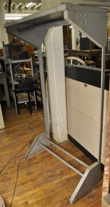 HEAVY STEAL INDUSTRIAL COAT RACK: 31.5" x 19.5" x 71.5"