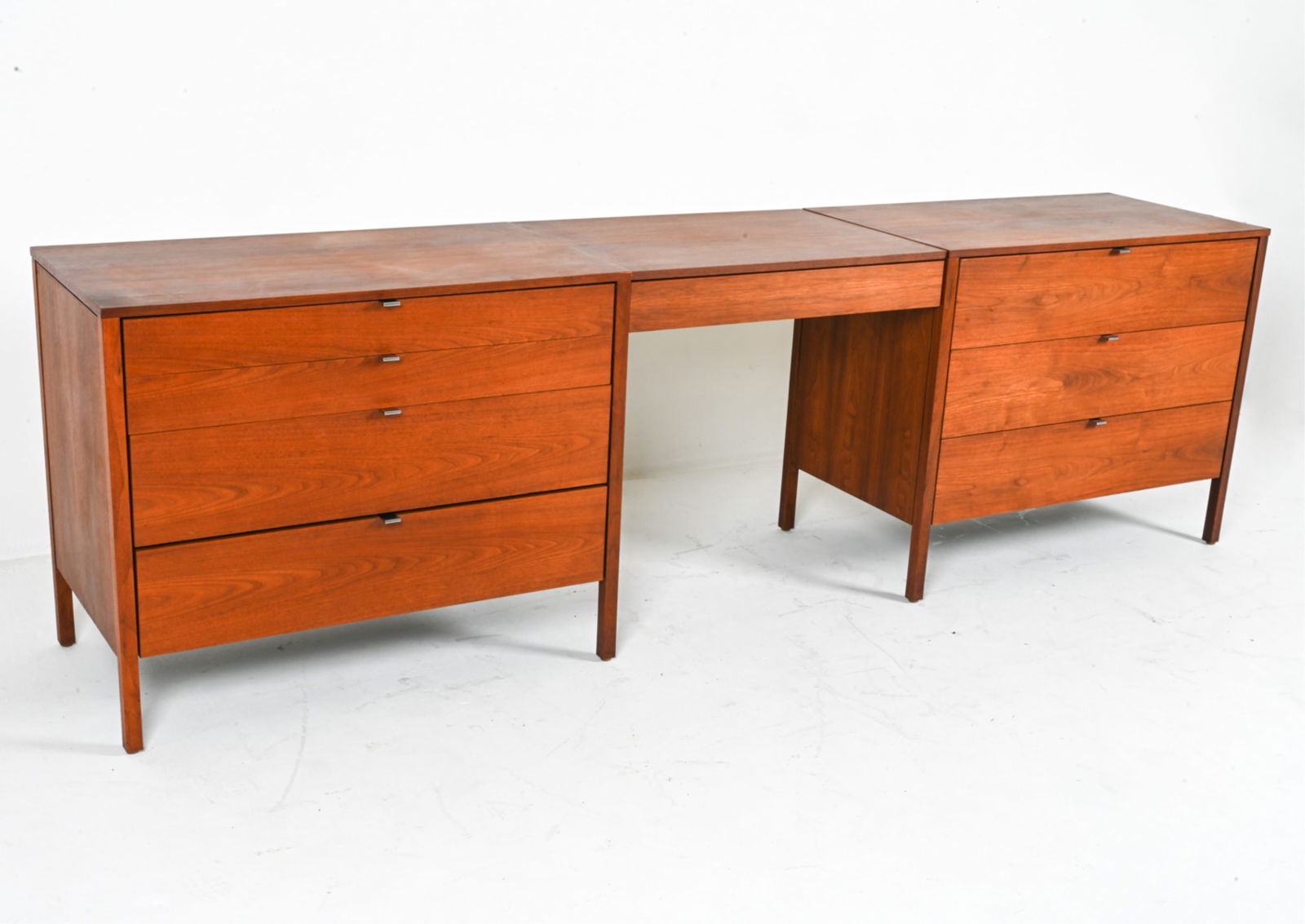 FLORENCE KNOLL VANITY DRESSER SET (1 of 15)