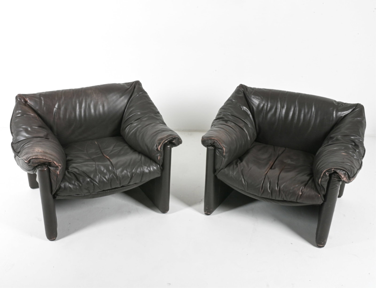 PAIR 'BABALAO' LEATHER CHAIRS BY VICO MAGISTRETTI (1 of 16)